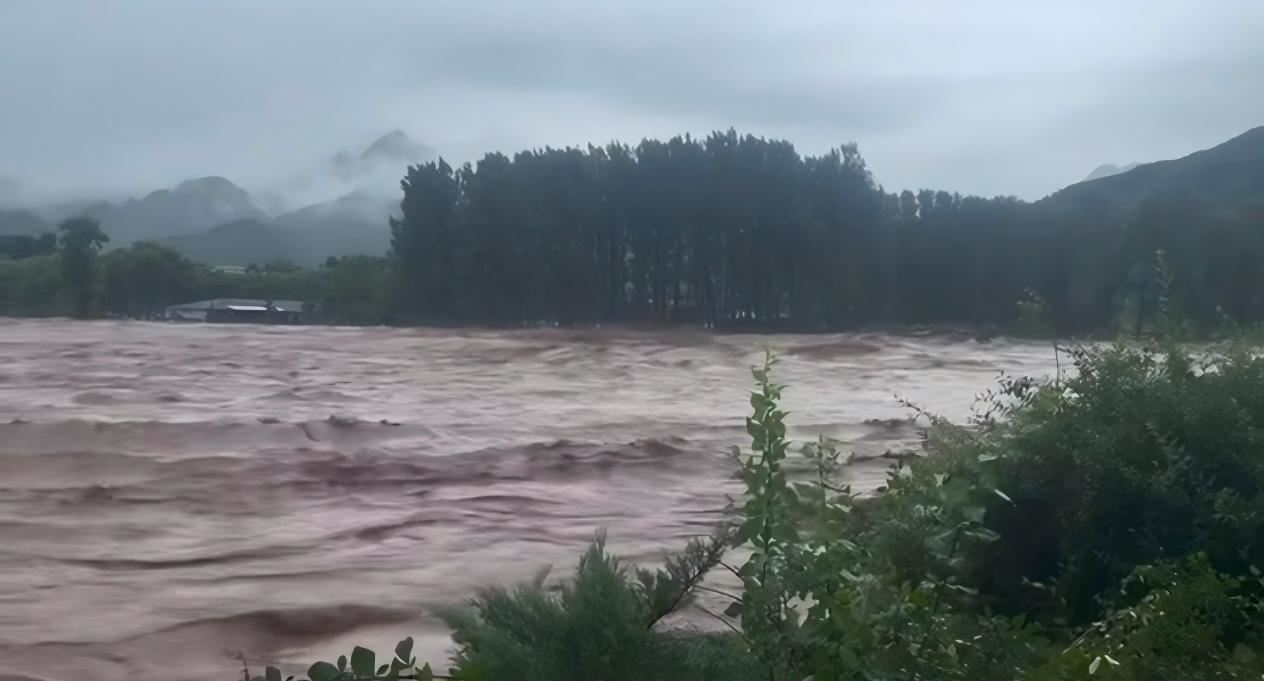 北京潮商火速驰援密云北庄镇灾区