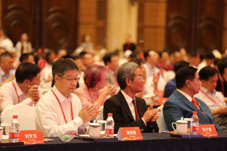 国际潮团总会荣誉会长陈才雄应邀出席上海潮汕联谊会2025年会暨世界潮商大会会长会议